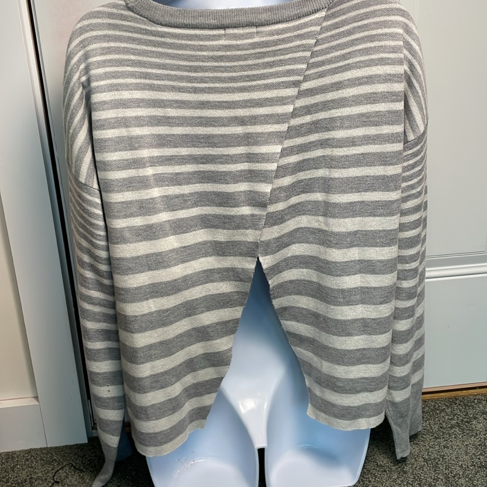 Splendid Striped Buttery Soft Open Flowy Backed Sweater Size Small - Picture 4 of 8